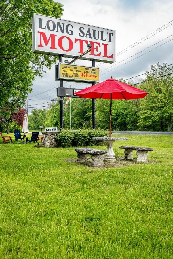 Long Sault Motel Bagian luar foto