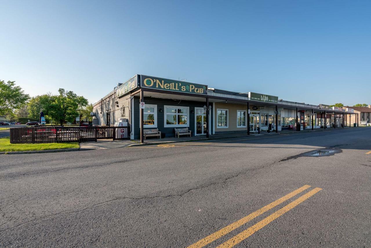 Long Sault Motel Bagian luar foto