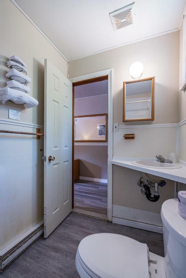 Long Sault Motel Bagian luar foto