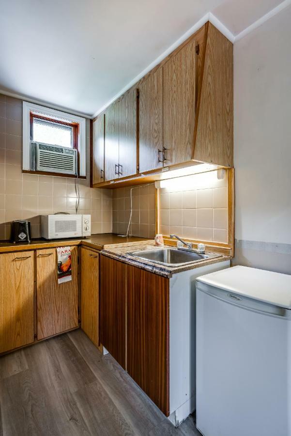 Long Sault Motel Bagian luar foto
