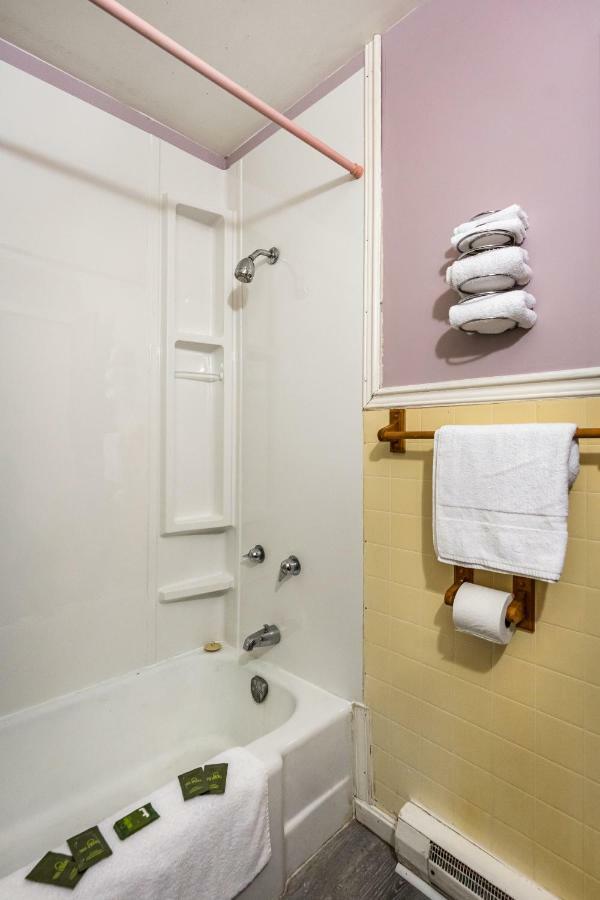 Long Sault Motel Bagian luar foto