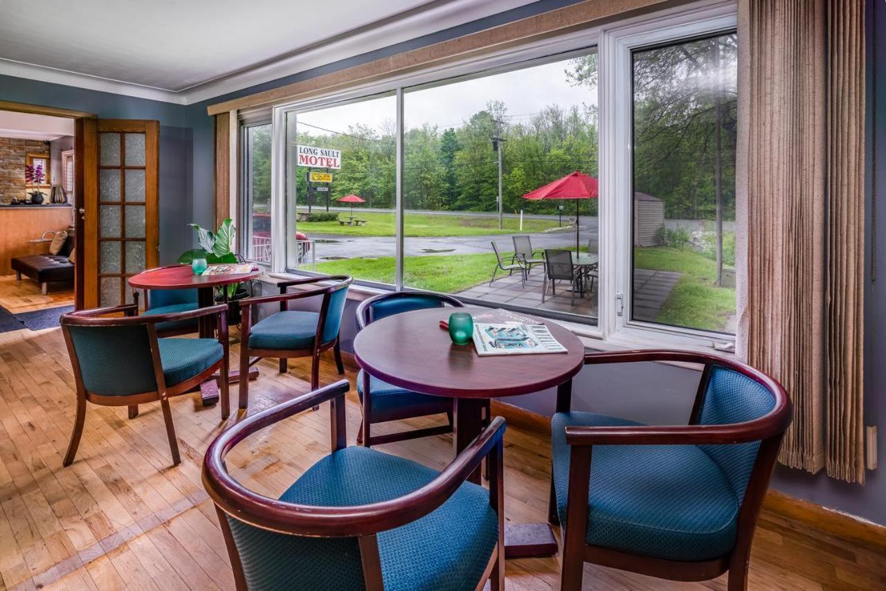 Long Sault Motel Bagian luar foto